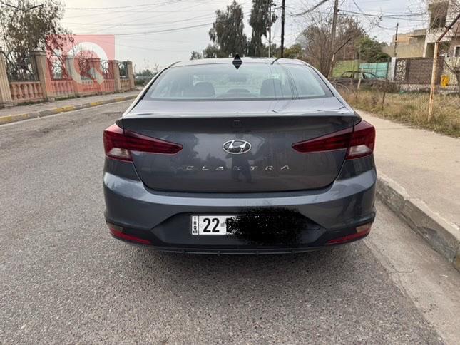 هیوندای ئەلەنترا
